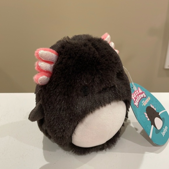 NWT 5” Jaelyn the Axolotl FUZZAMALLOW Squishmallow - Picture 2 of 5